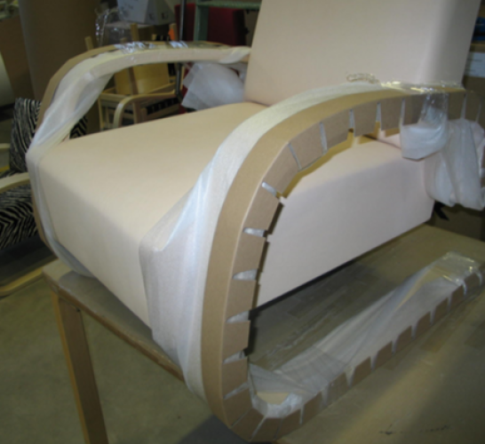 Фото товара: Уголок защитный картонный сгибающися (с высечкой)